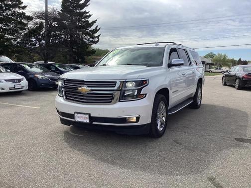 Iridescent Pearl Tricoat 2018 Chevrolet Suburban Premier