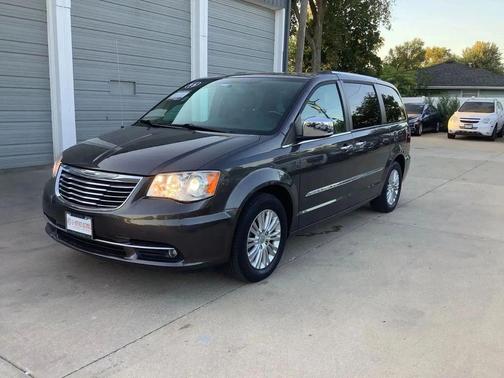 2015 Chrysler Town & Country Limited Platinum