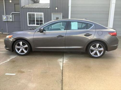 2013 Acura ILX 2.0L w/Premium Package