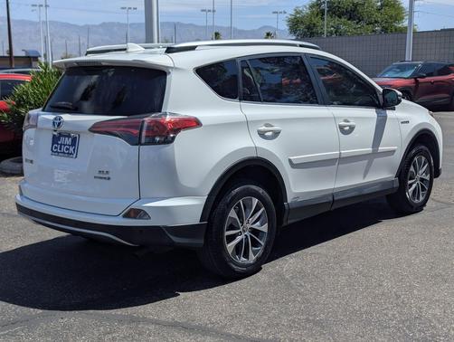 Super White 2017 Toyota RAV4 Hybrid XLE