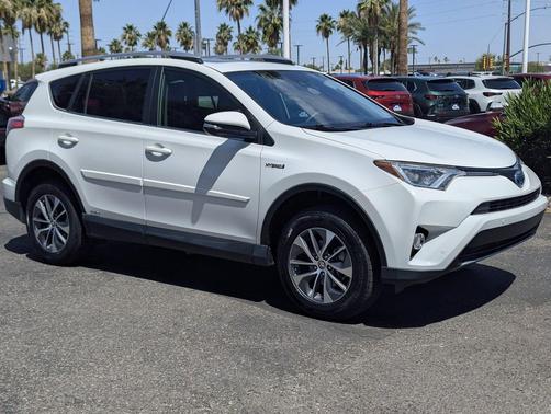 Super White 2017 Toyota RAV4 Hybrid XLE