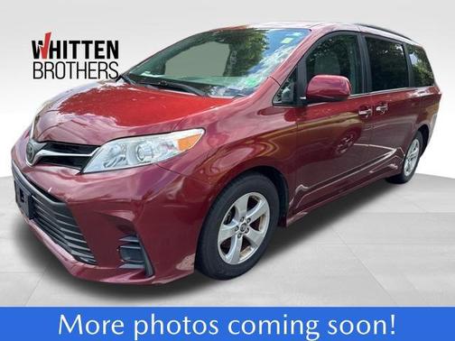 Salsa Red Pearl 2019 Toyota Sienna LE