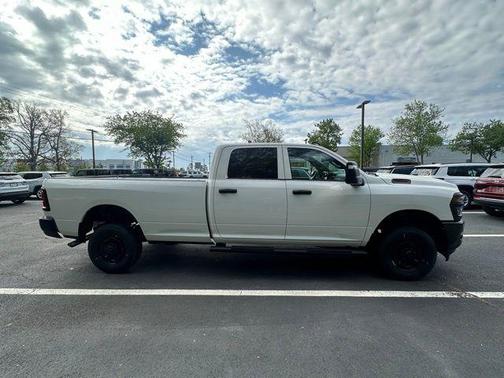 2025 RAM 2500 Tradesman Crew Cab 4x4 8' Box
