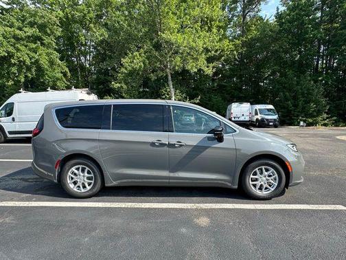2025 Chrysler Pacifica L