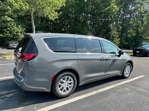 2025 Chrysler Pacifica L