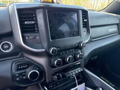 Diamond Black Crystal Pearlcoat 2019 RAM 1500 Big Horn