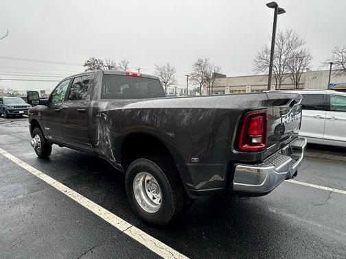 Granite Crystal Metallic Clearcoat 2026 RAM 3500 Big Horn Crew Cab 4x4 8' Box