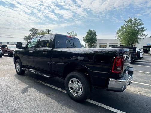 2025 RAM 2500 Tradesman Crew Cab 4x4 6'4' Box