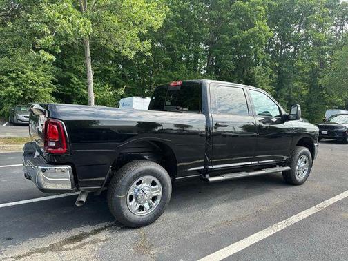 2025 RAM 2500 Tradesman Crew Cab 4x4 6'4' Box
