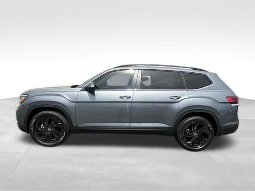 2022 Volkswagen Atlas 3.6L SE w/Technology