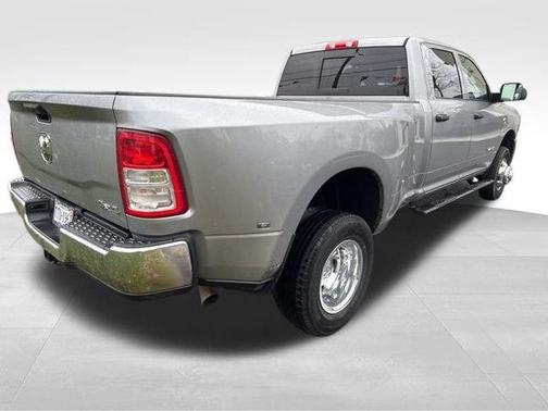 2022 RAM 3500 Tradesman Crew Cab 4x4 8' Box