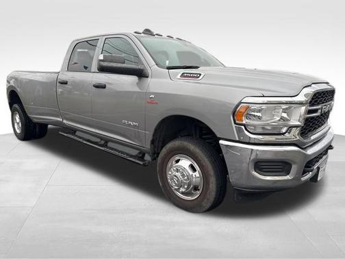 2022 RAM 3500 Tradesman Crew Cab 4x4 8' Box