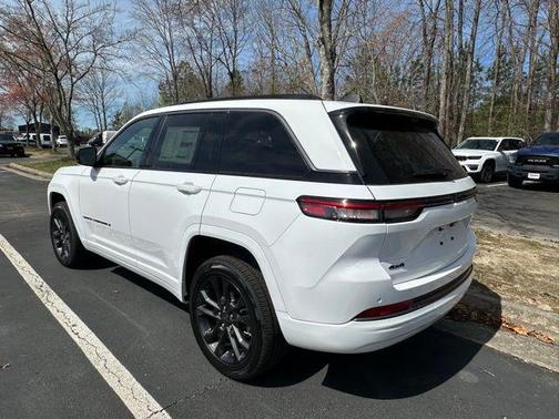 Bright White Clearcoat 2026 Jeep Grand Cherokee Limited