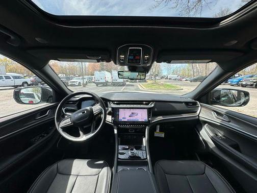 Bright White Clearcoat 2026 Jeep Grand Cherokee Limited