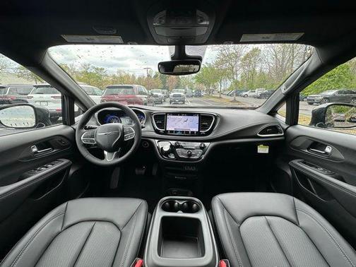 2025 Chrysler Pacifica L