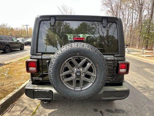 Black Clearcoat 2026 Jeep Wrangler Sport
