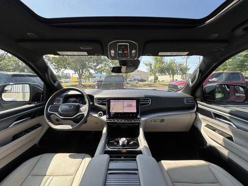 Velvet Red Pearlcoat 2025 Jeep Wagoneer Series III 4x4