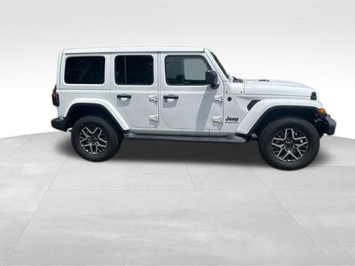 Bright White Clearcoat 2025 Jeep Wrangler 4-Door Sahara 4x4