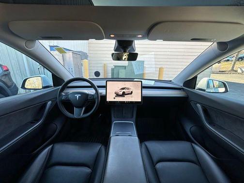 2022 Tesla Model Y Long Range Dual Motor All-Wheel Drive