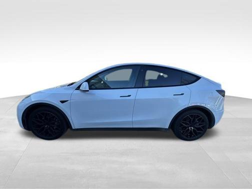 2022 Tesla Model Y Long Range Dual Motor All-Wheel Drive