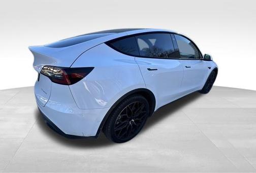 2022 Tesla Model Y Long Range Dual Motor All-Wheel Drive