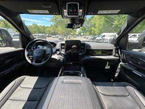 Diamond Black Crystal Pearlcoat 2026 RAM 1500 Limited