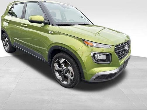 Green Apple 2024 Hyundai VENUE SEL
