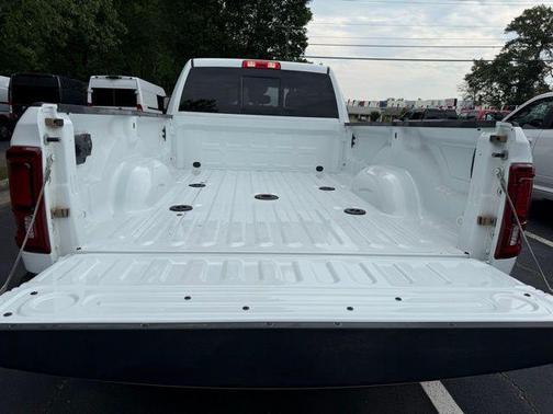 2025 RAM 3500 Big Horn Crew Cab 4x4 8' Box