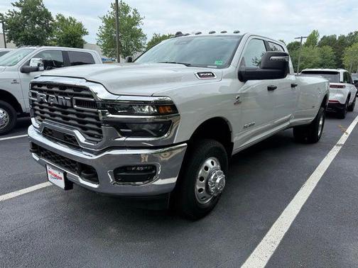 2025 RAM 3500 Big Horn Crew Cab 4x4 8' Box
