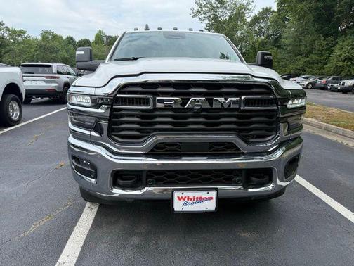2025 RAM 3500 Big Horn Crew Cab 4x4 8' Box