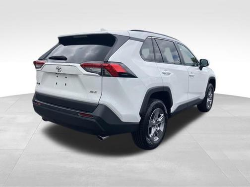 Ice Cap 2025 Toyota RAV4 XLE