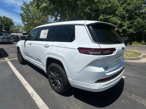 Bright White Clearcoat 2026 Jeep Grand Cherokee L Limited