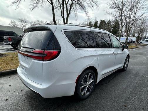 2026 Chrysler Pacifica L