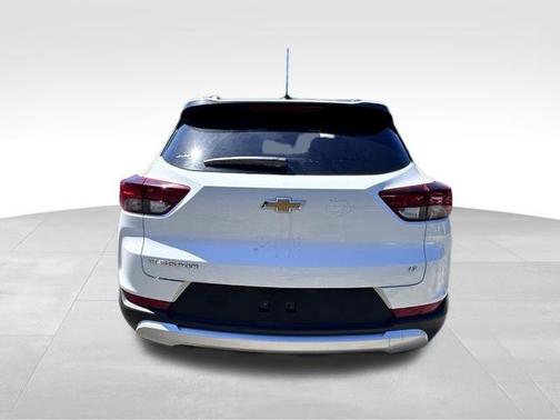 Summit White 2024 Chevrolet Trailblazer LT