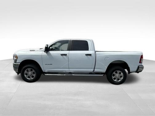 Bright White Clearcoat 2024 RAM 2500 Big Horn Crew Cab 4x4 6'4' Box