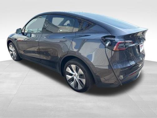 2024 Tesla Model Y Long Range Dual Motor All-Wheel Drive