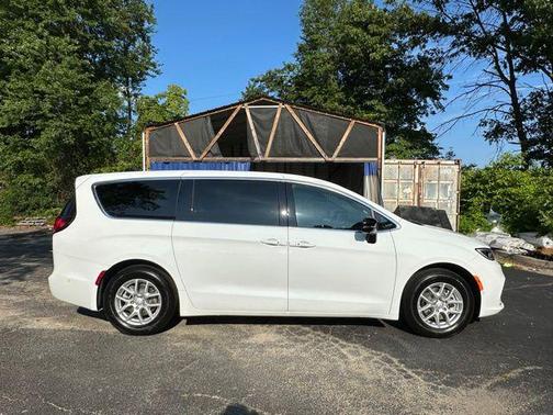2025 Chrysler Pacifica L