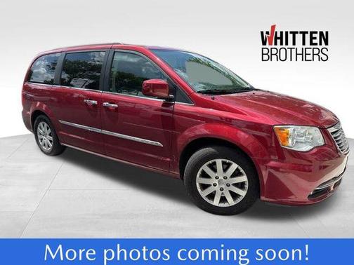 2016 Chrysler Town & Country Touring