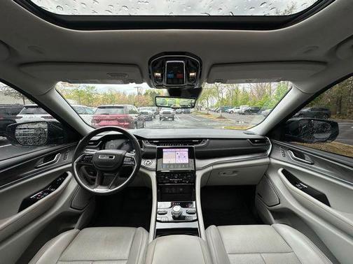 2022 Jeep Grand Cherokee Overland