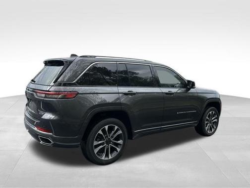 2022 Jeep Grand Cherokee Overland