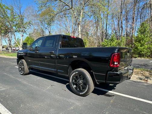2025 RAM 2500 Big Horn Crew Cab 4x4 6'4' Box