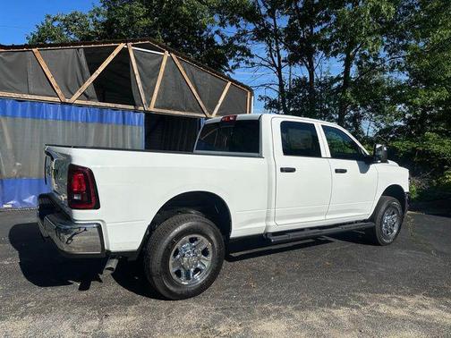 2025 RAM 2500 Tradesman Crew Cab 4x4 6'4' Box