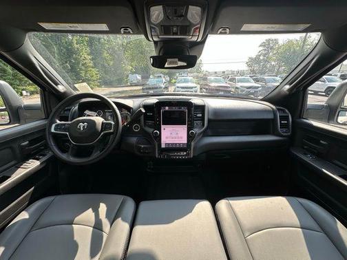 2025 RAM 2500 Tradesman Crew Cab 4x4 8' Box
