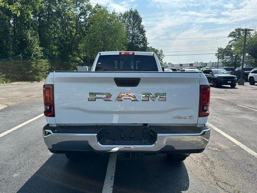 2025 RAM 2500 Tradesman Crew Cab 4x4 8' Box