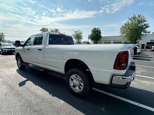 2025 RAM 2500 Tradesman Crew Cab 4x4 8' Box