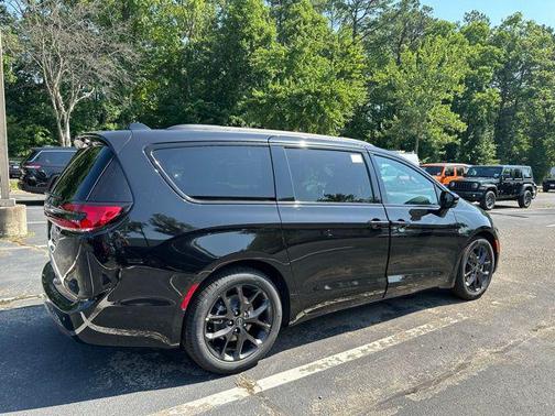 2025 Chrysler Pacifica Limited
