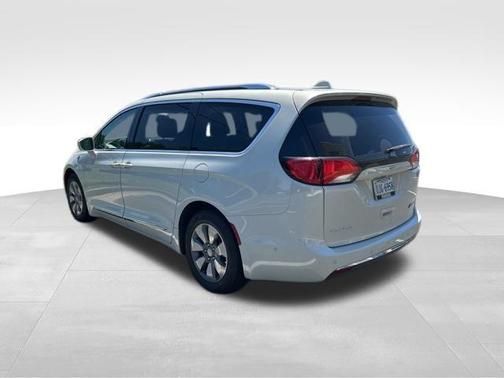 Luxury White Pearlcoat 2020 Chrysler Pacifica Hybrid Limited