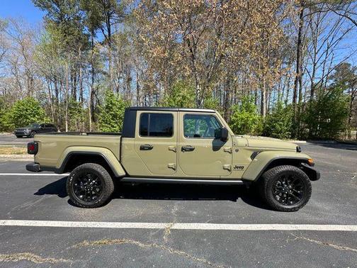 2025 Jeep Gladiator Nighthawk