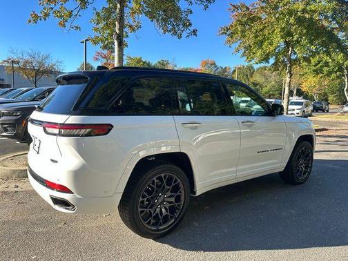 2025 Jeep Grand Cherokee Summit