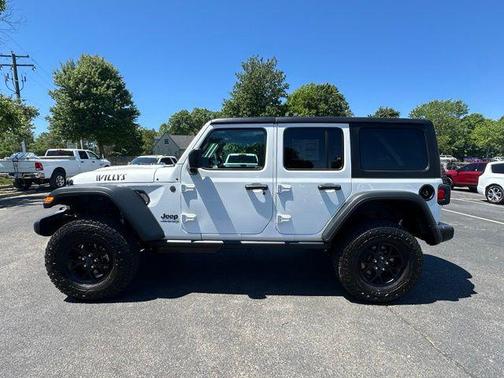 Bright White Clearcoat 2026 Jeep Wrangler Willys